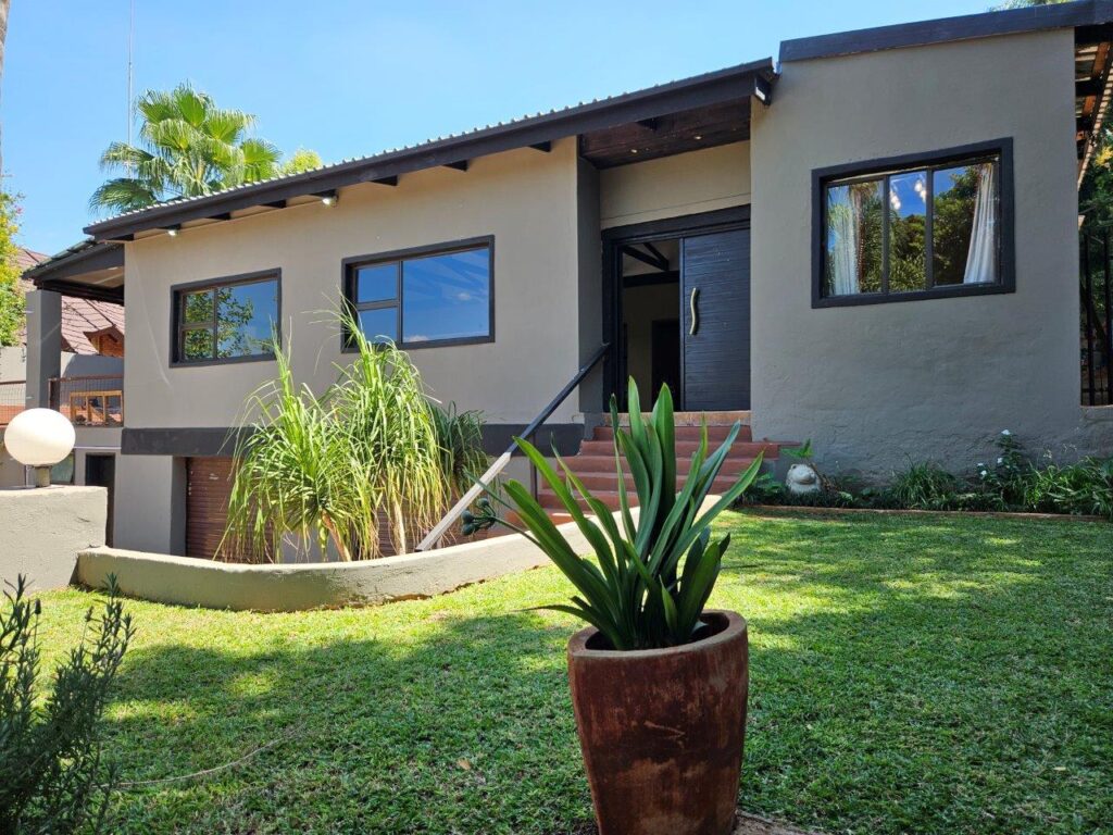 3 Bedroom Home in Kosmos