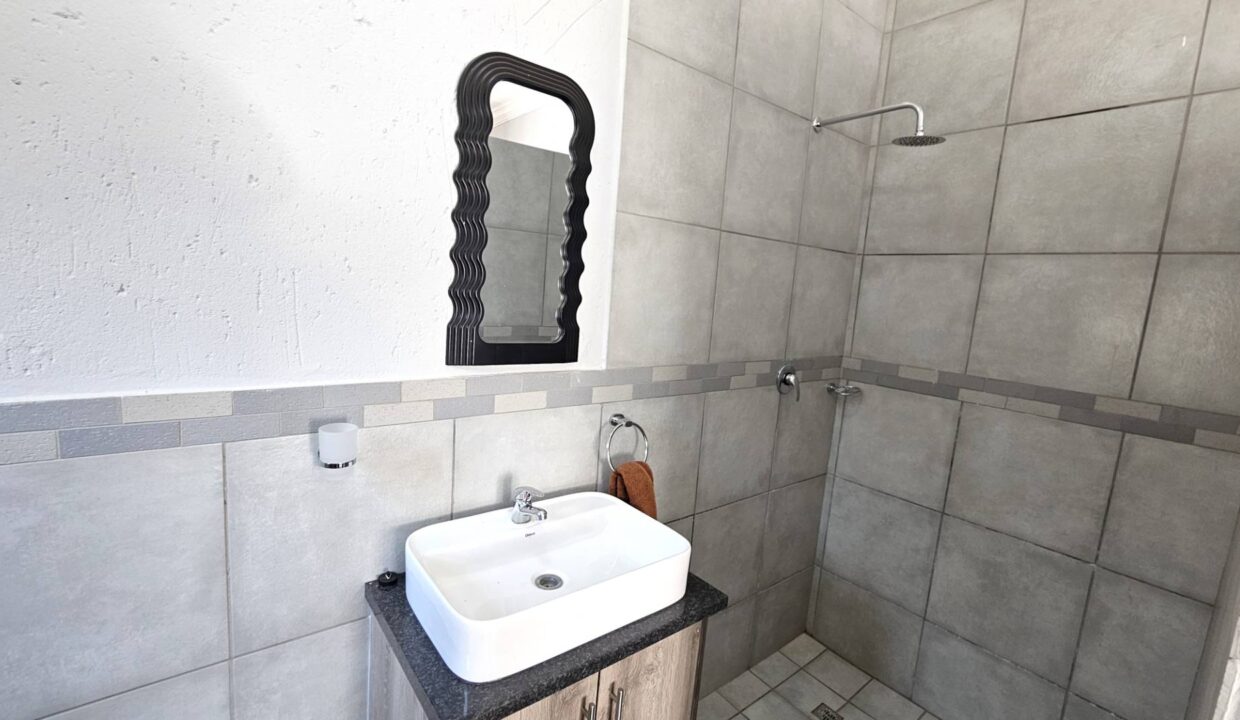 f_28dc8da8e07c415a8f940bd31c52854e