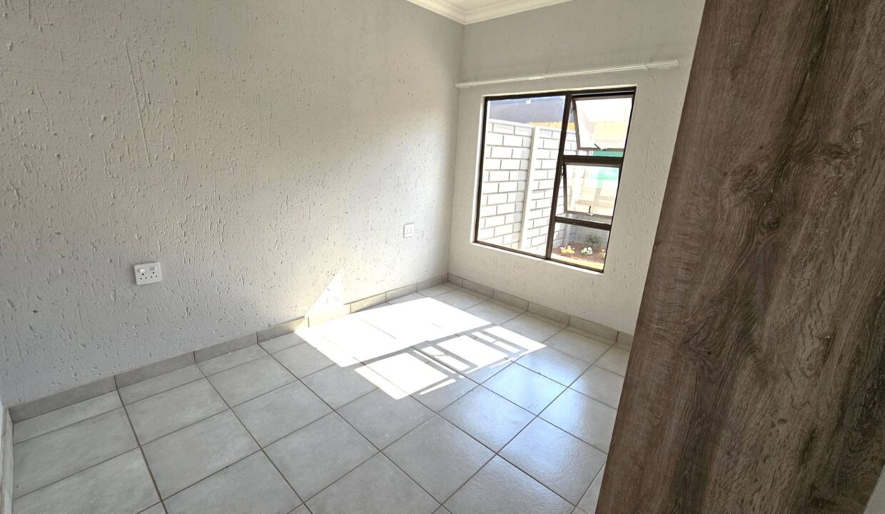 f_2ce48d20debe427f8a26ff343122a543