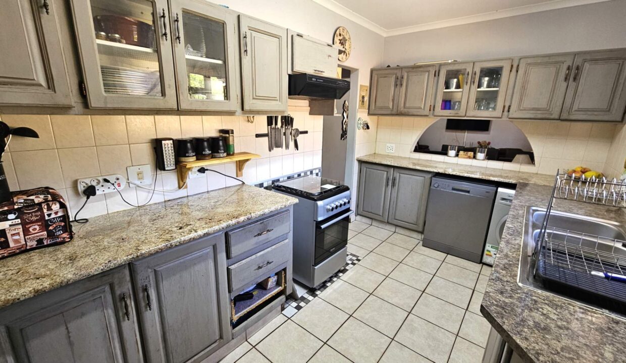 f_50671ee8283141659a6476d84e83a494