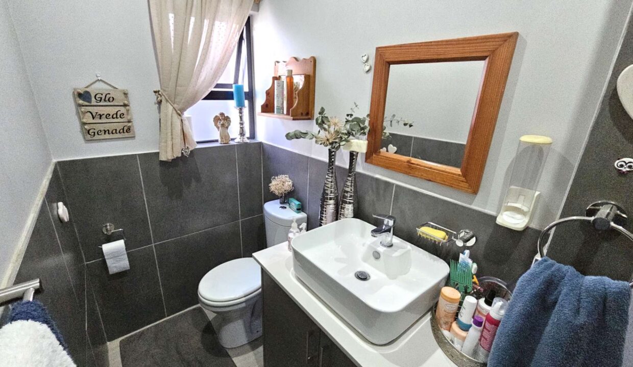 f_73fbe32a272743aeae5cabb6dafb065a