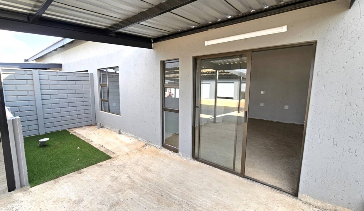 f_e2f15b9a2e3a42f285ba27097c3110e6