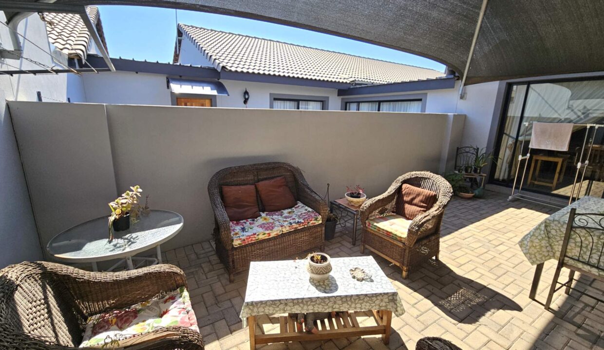 f_f4b4c6a40a1b4b1da2b8fc8491d57bca